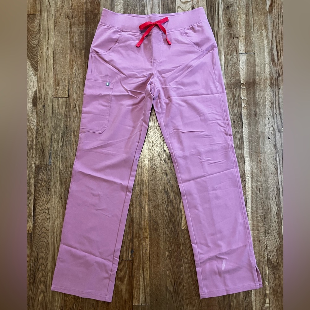 Figs limited edition Chalk Pink scrub set